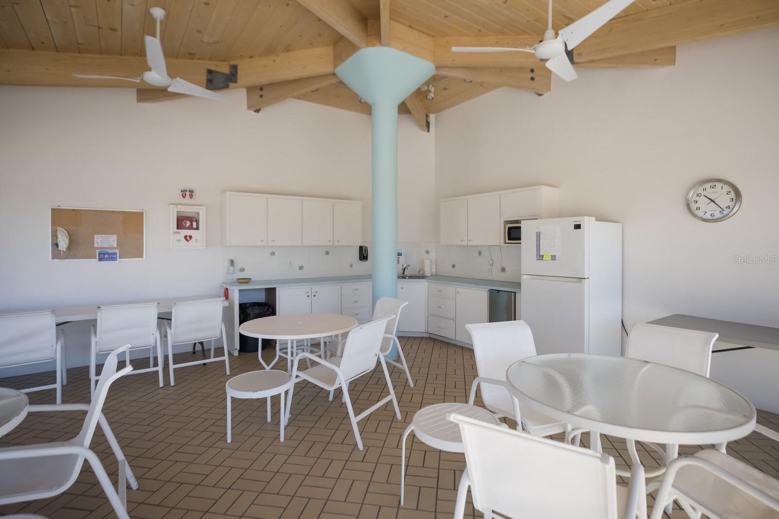 Image 41 of 60 For 11000 Placida Road 2203