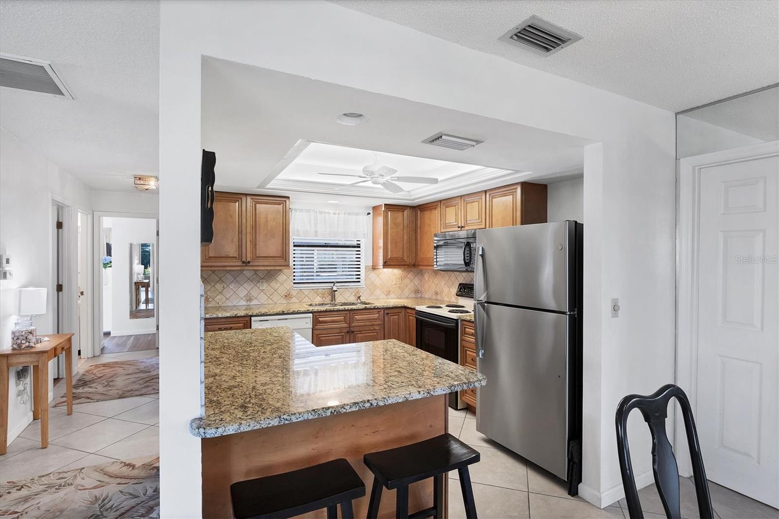 Image 10 of 37 For 1750 Lake Place 1750-b