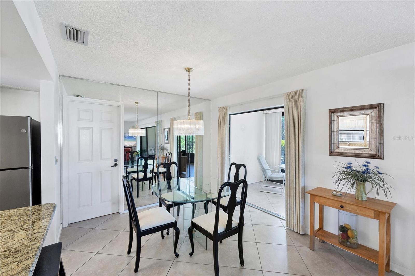 Image 12 of 37 For 1750 Lake Place 1750-b