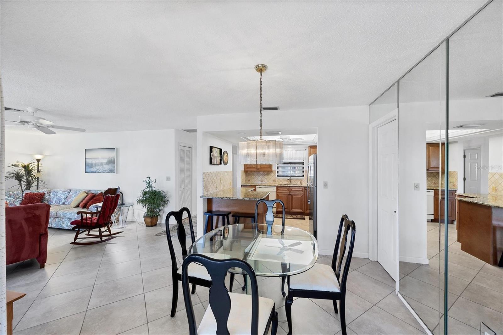 Image 14 of 37 For 1750 Lake Place 1750-b