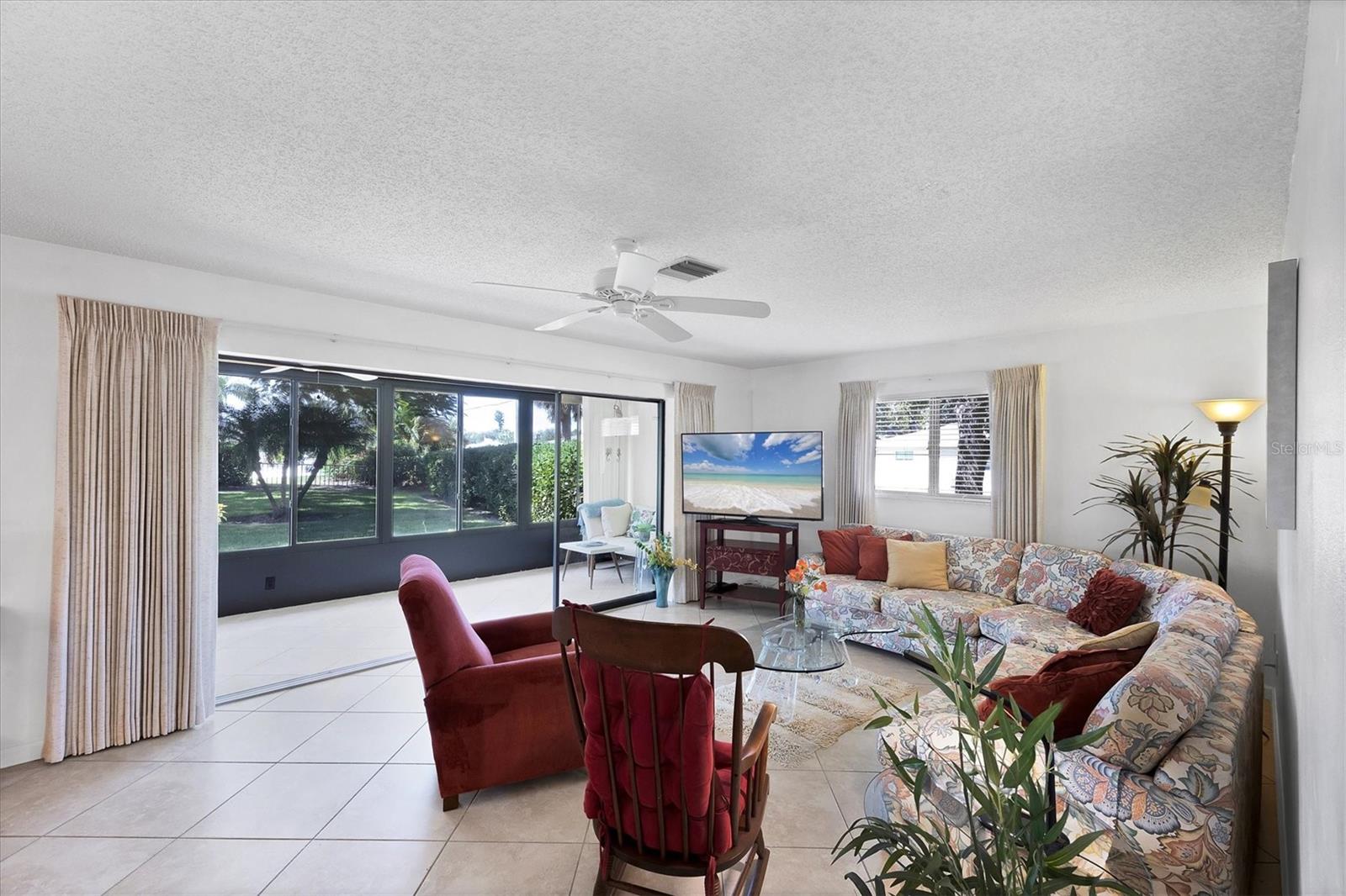 Image 15 of 37 For 1750 Lake Place 1750-b