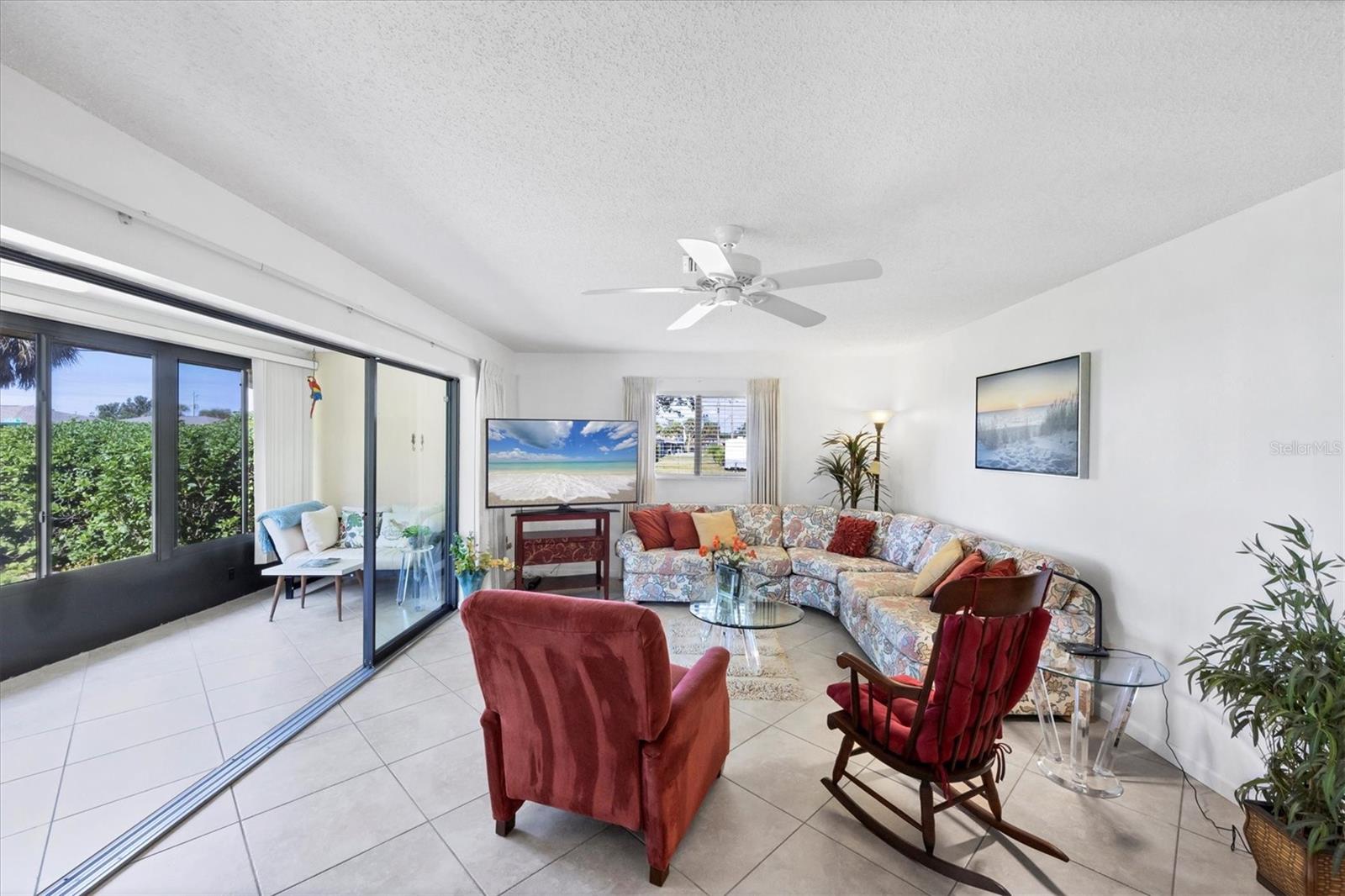 Image 16 of 37 For 1750 Lake Place 1750-b