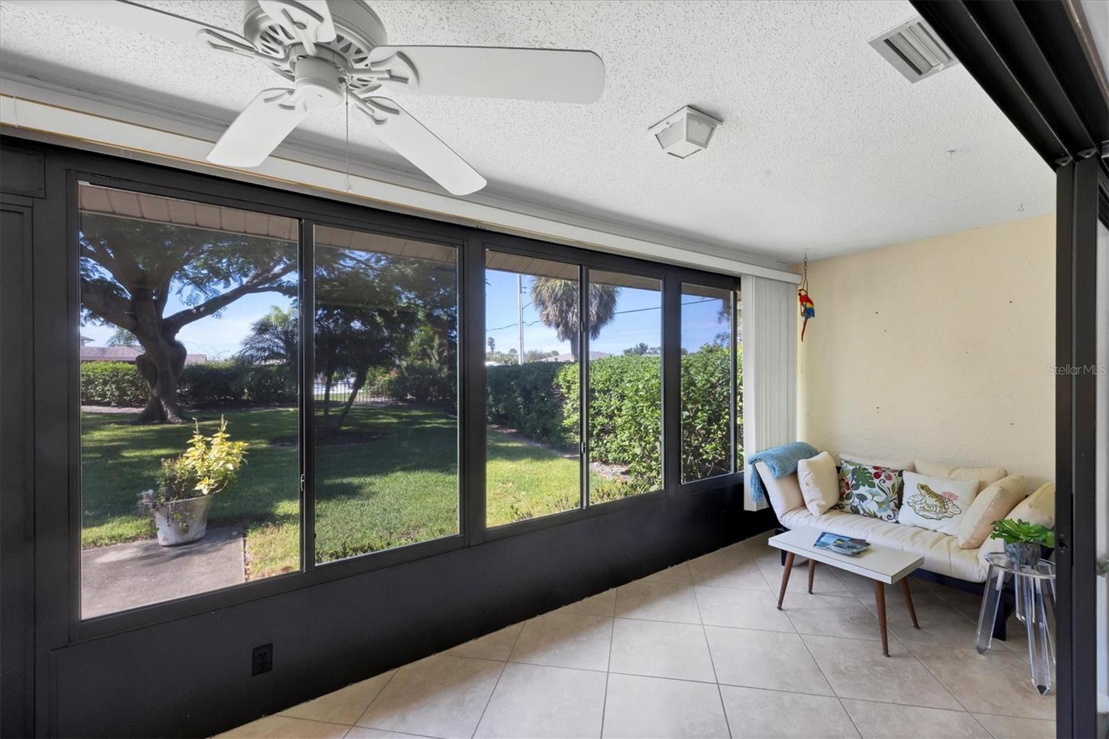 Image 22 of 37 For 1750 Lake Place 1750-b