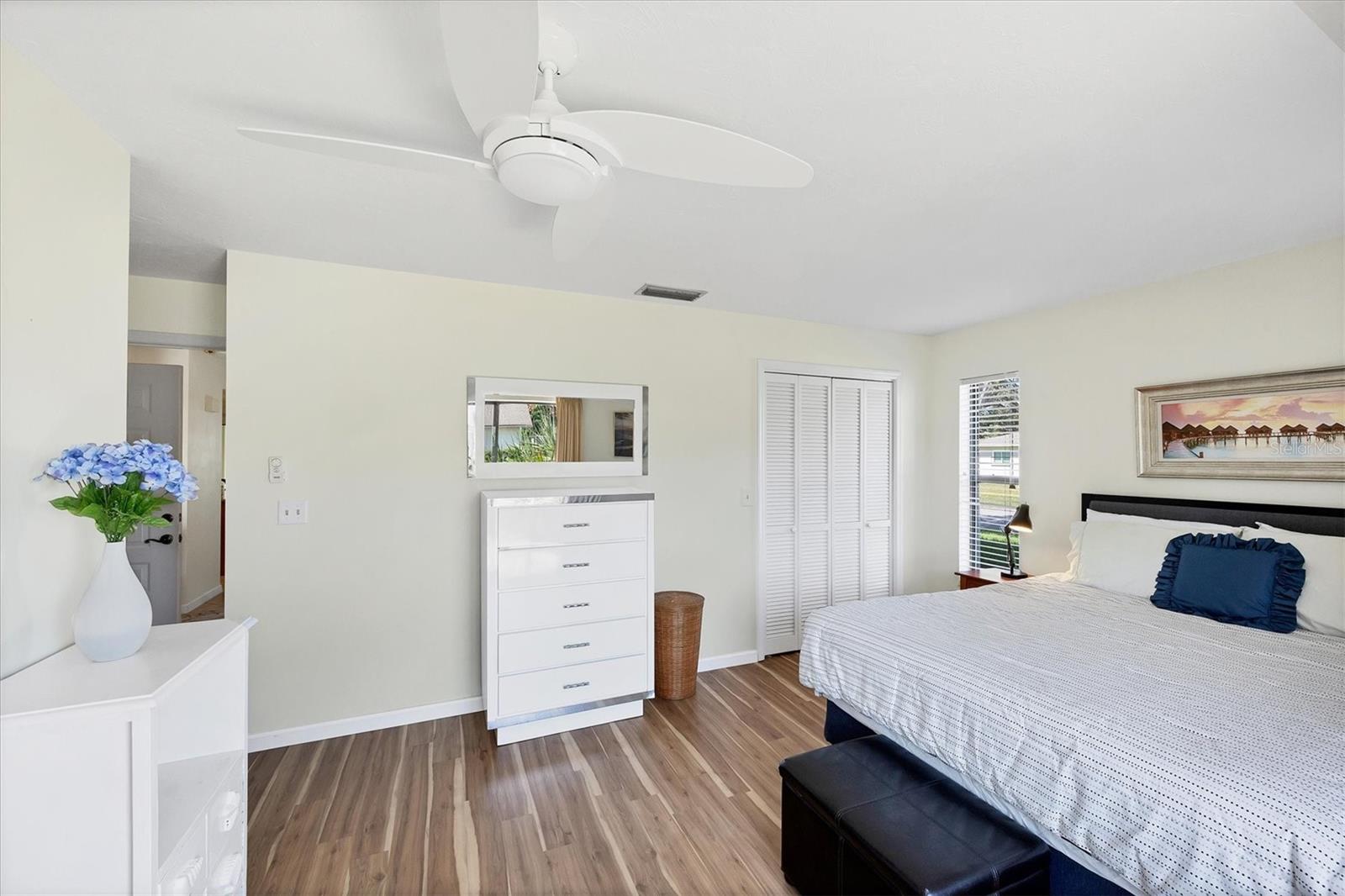 Image 25 of 37 For 1750 Lake Place 1750-b