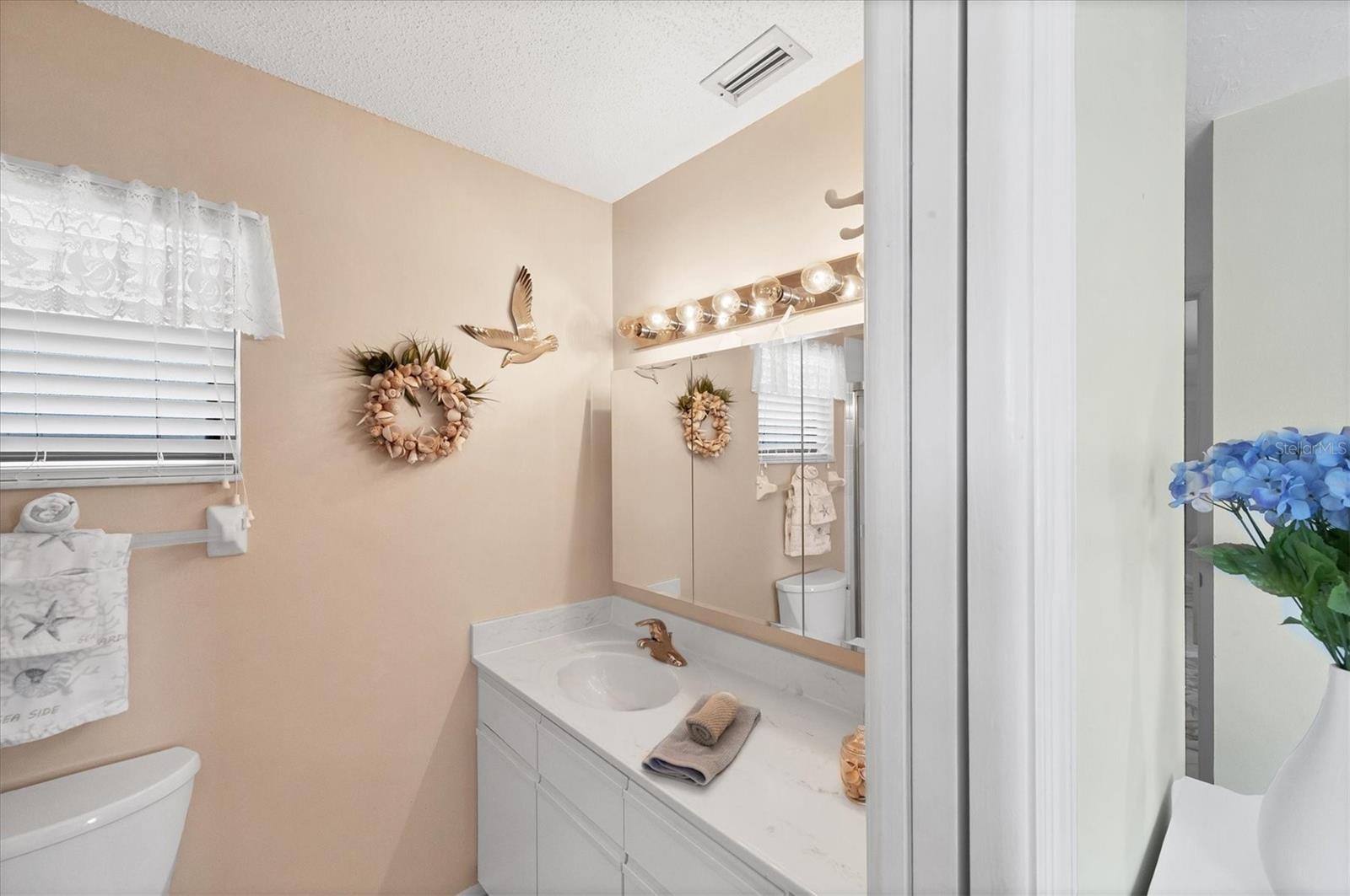 Image 26 of 37 For 1750 Lake Place 1750-b