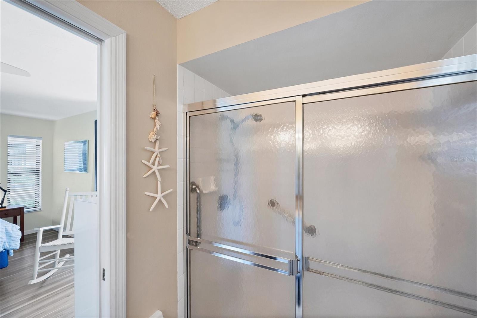 Image 27 of 37 For 1750 Lake Place 1750-b