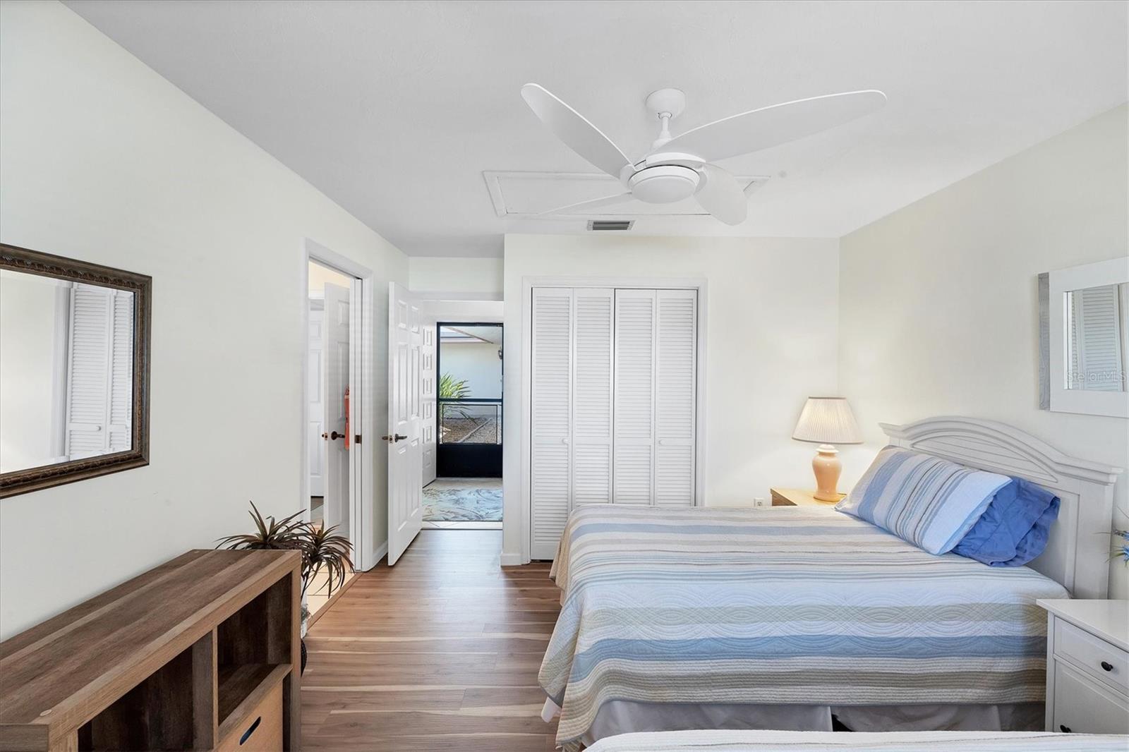 Image 29 of 37 For 1750 Lake Place 1750-b