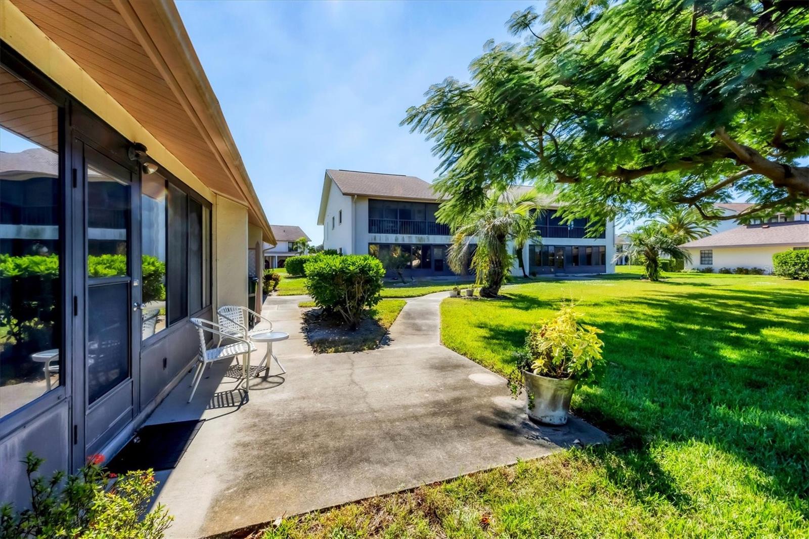 Image 34 of 37 For 1750 Lake Place 1750-b