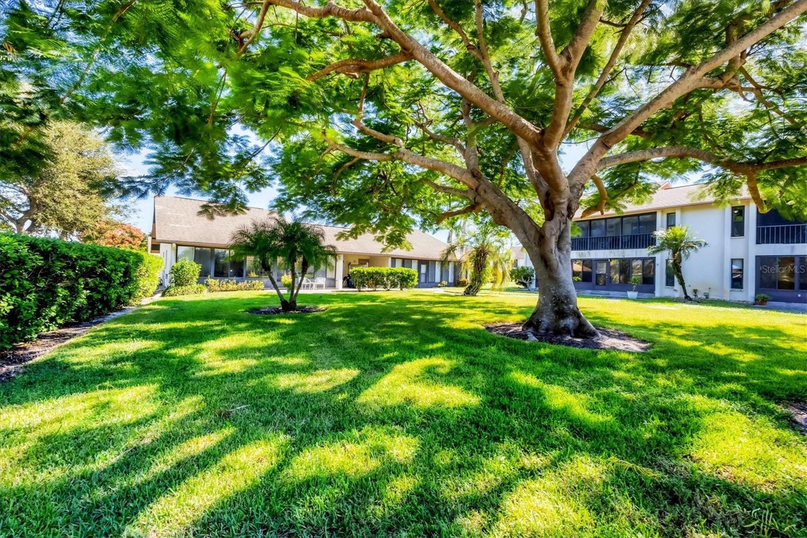 Image 4 of 37 For 1750 Lake Place 1750-b