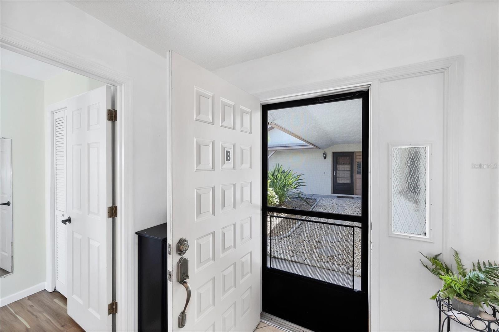 Image 7 of 37 For 1750 Lake Place 1750-b