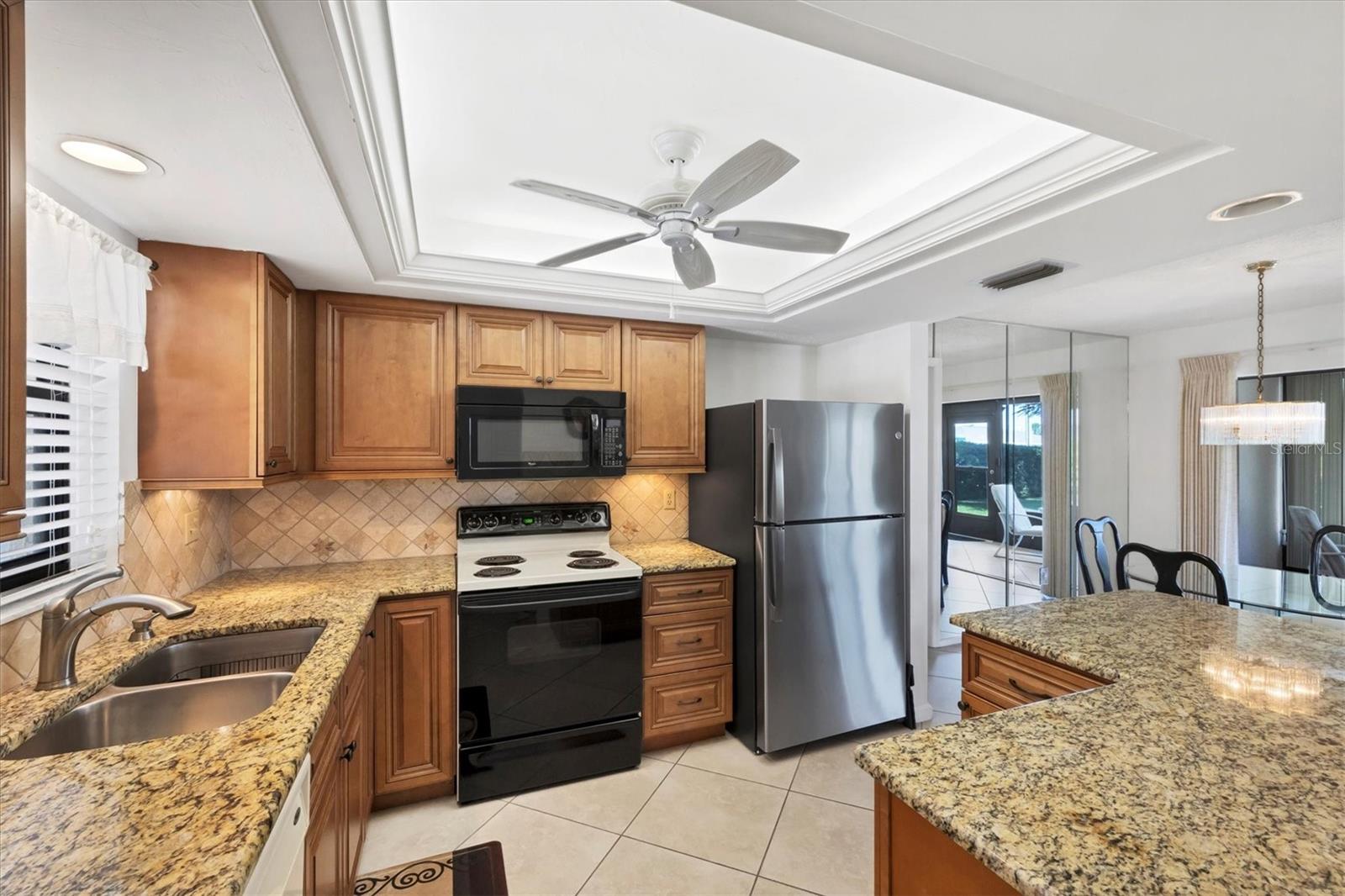 Image 9 of 37 For 1750 Lake Place 1750-b