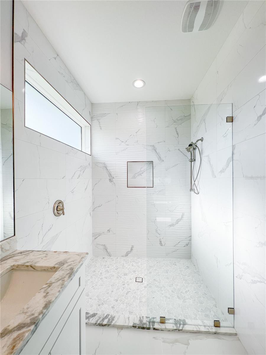 Image 14 of 23 For 5217 Willow Lake Court