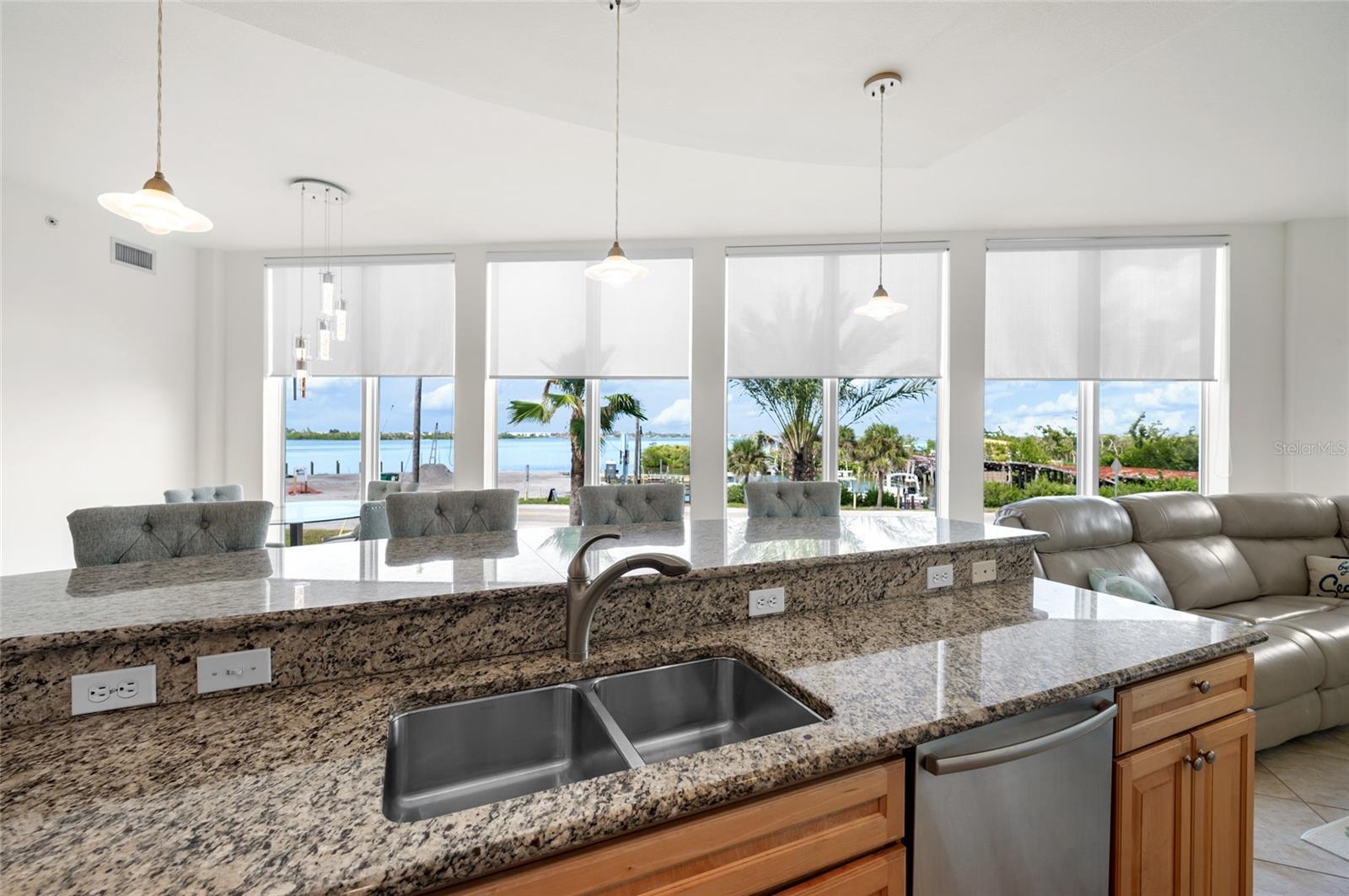 Image 25 of 50 For 1375 Beach Road 112