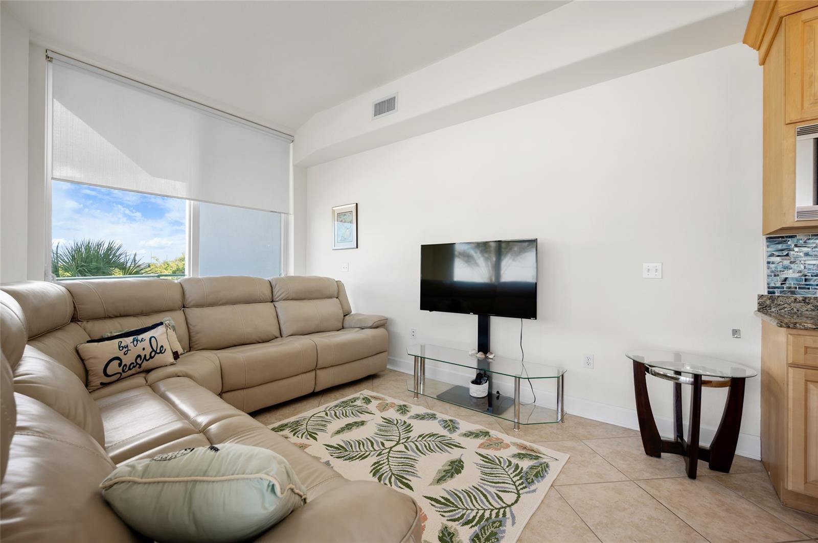 Image 29 of 50 For 1375 Beach Road 112