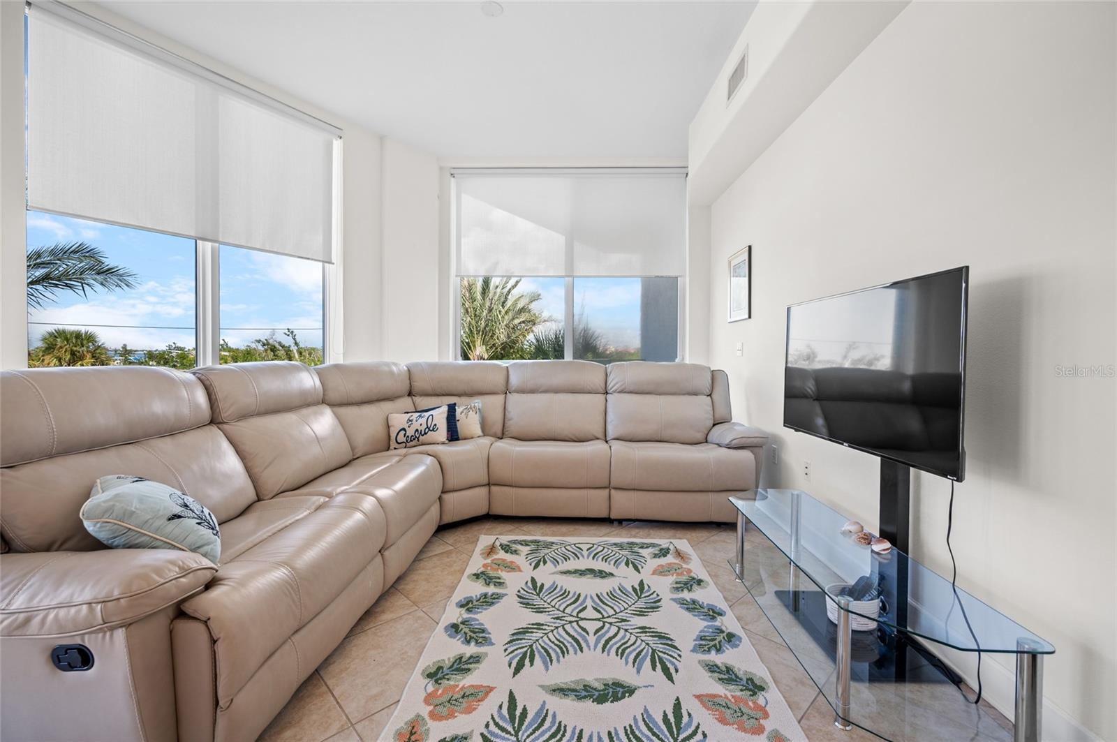 Image 30 of 50 For 1375 Beach Road 112