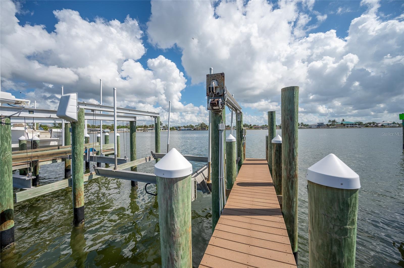 Image 36 of 50 For 1375 Beach Road 112