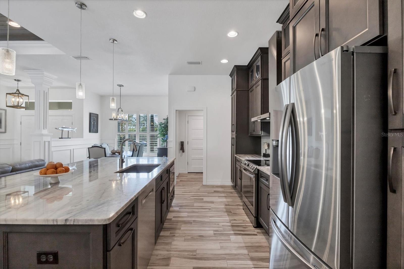 Image 17 of 45 For 27 Par View Place