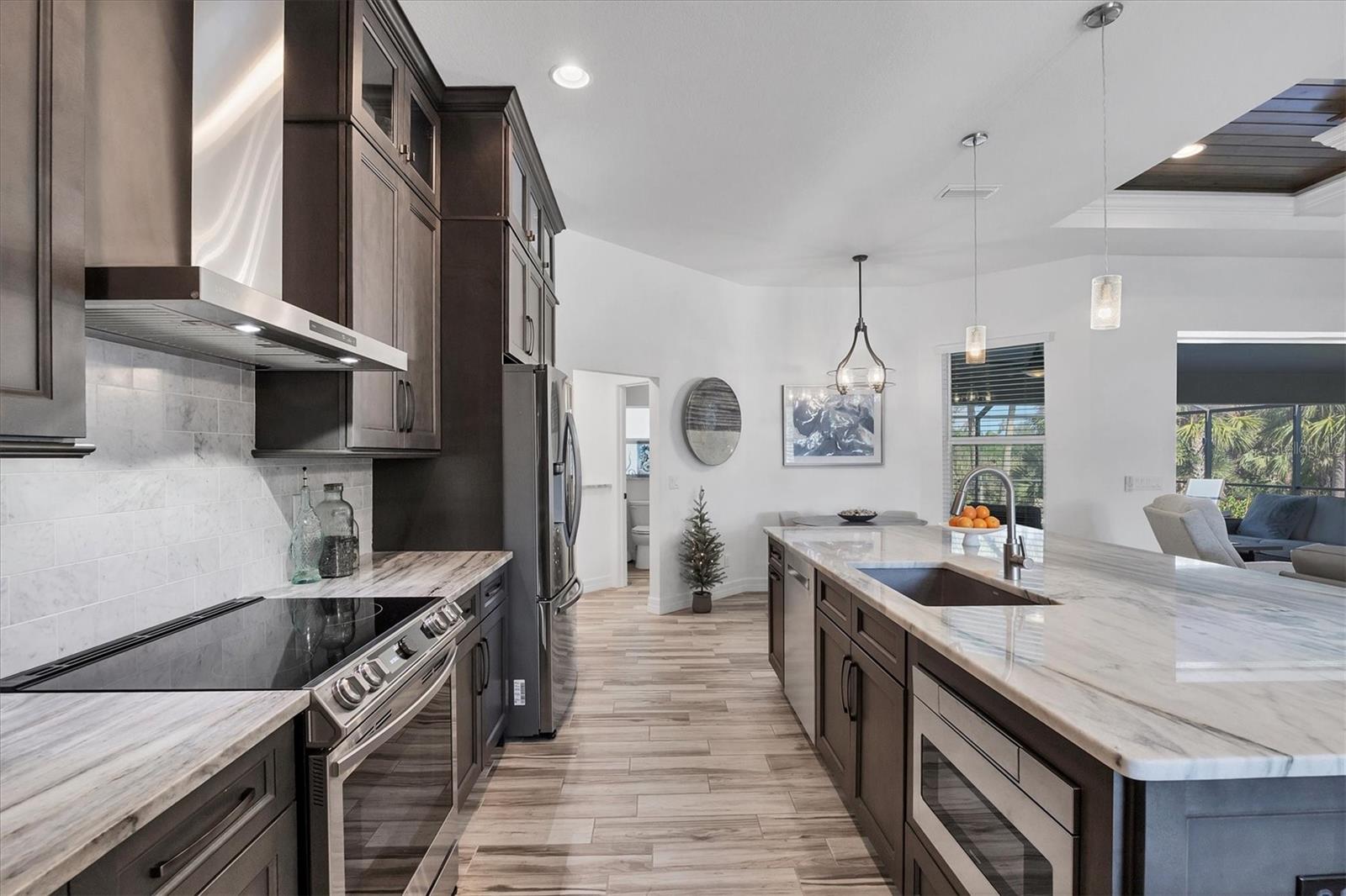 Image 18 of 45 For 27 Par View Place