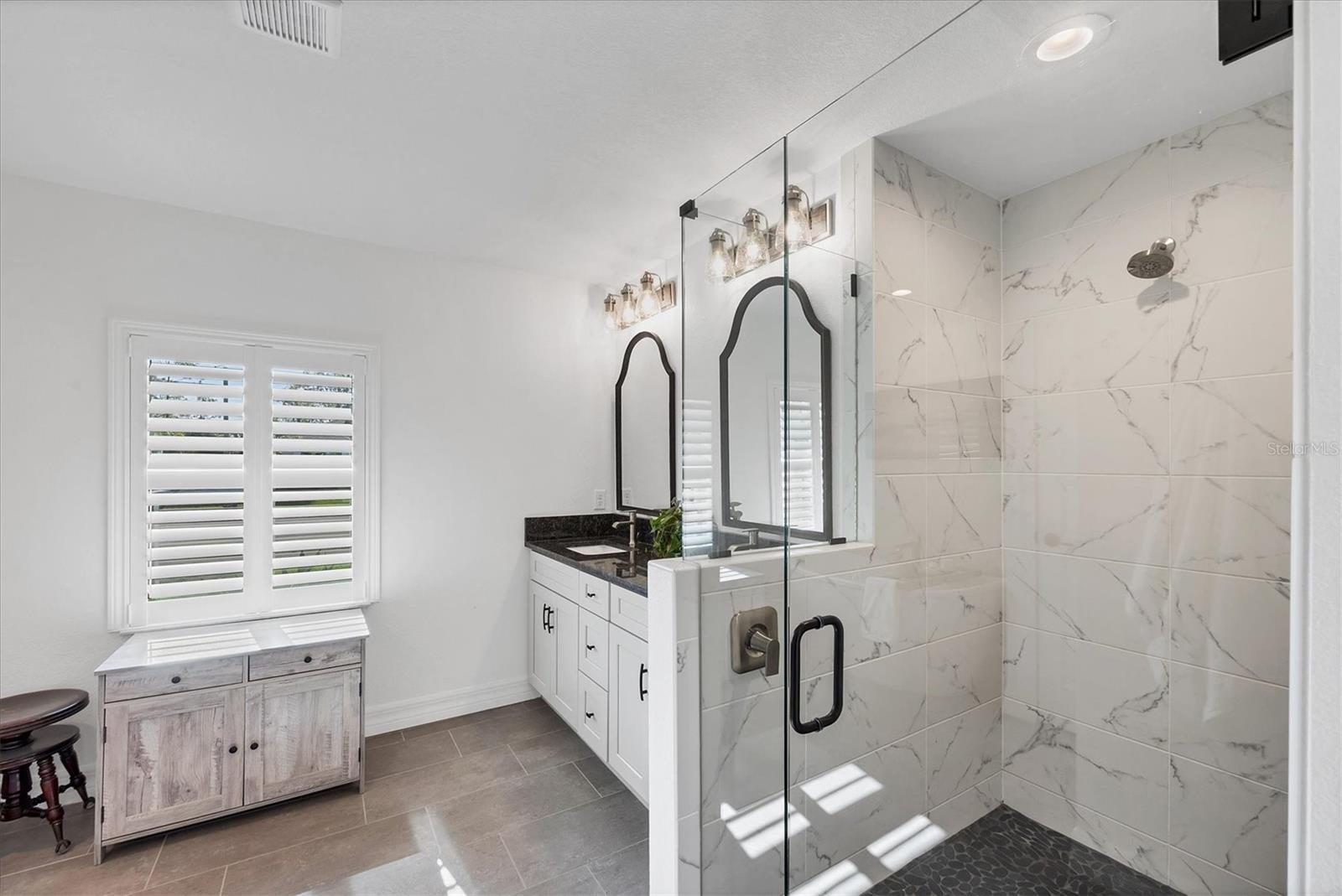 Image 22 of 45 For 27 Par View Place