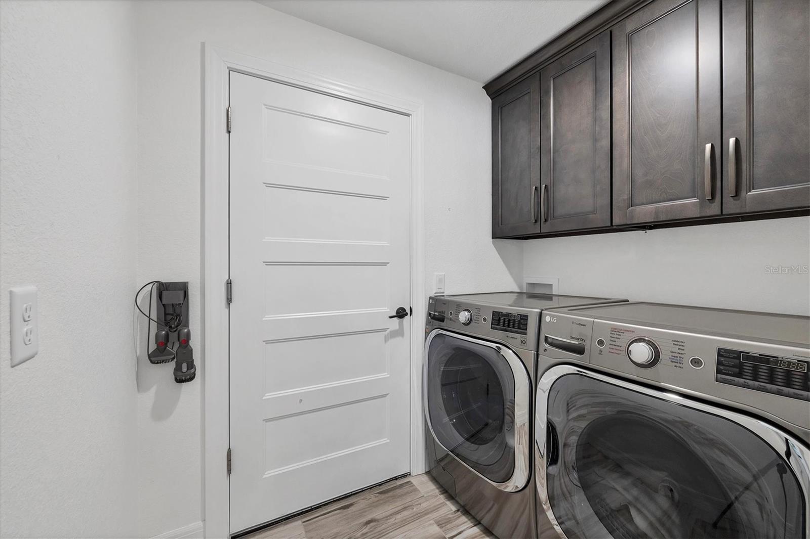 Image 29 of 45 For 27 Par View Place