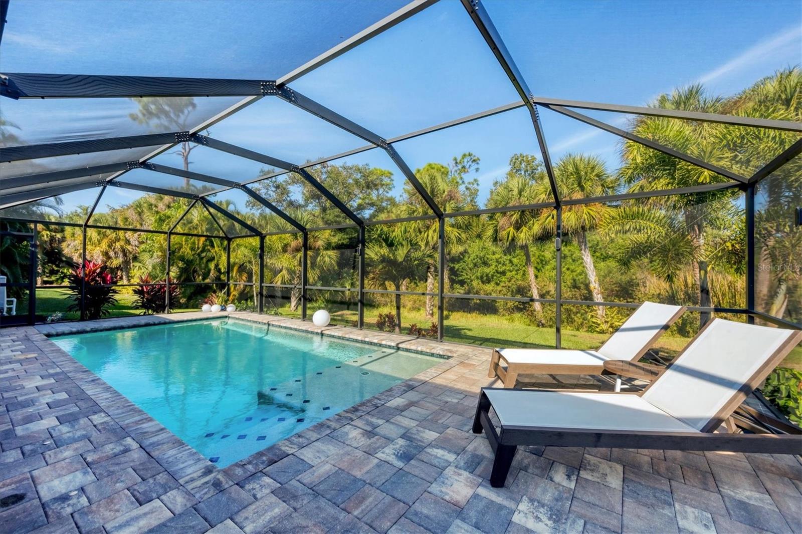 Image 32 of 45 For 27 Par View Place