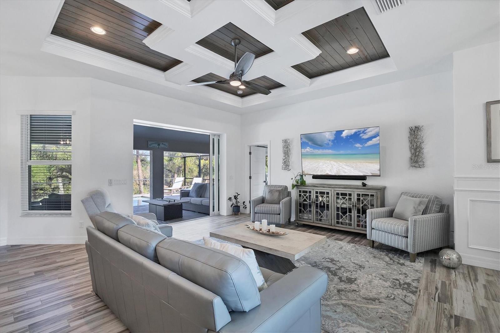 Image 5 of 45 For 27 Par View Place