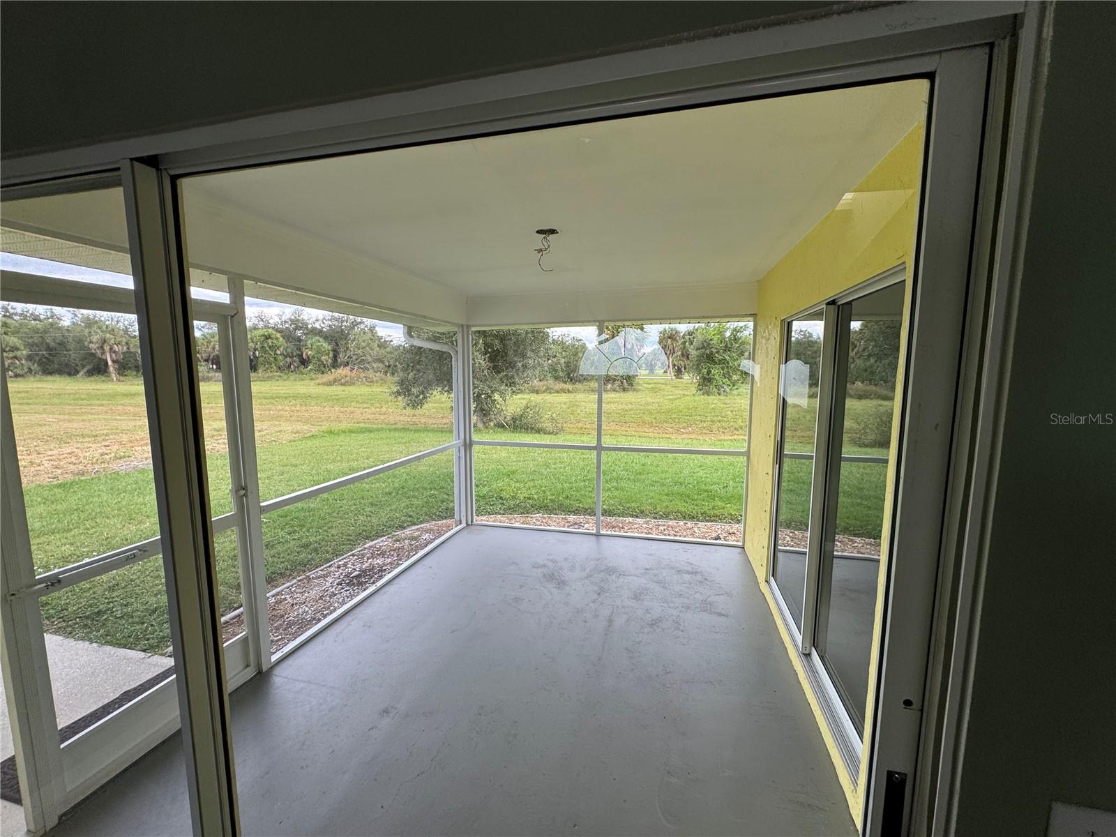 Image 2 of 22 For 71 Mark Twain Lane