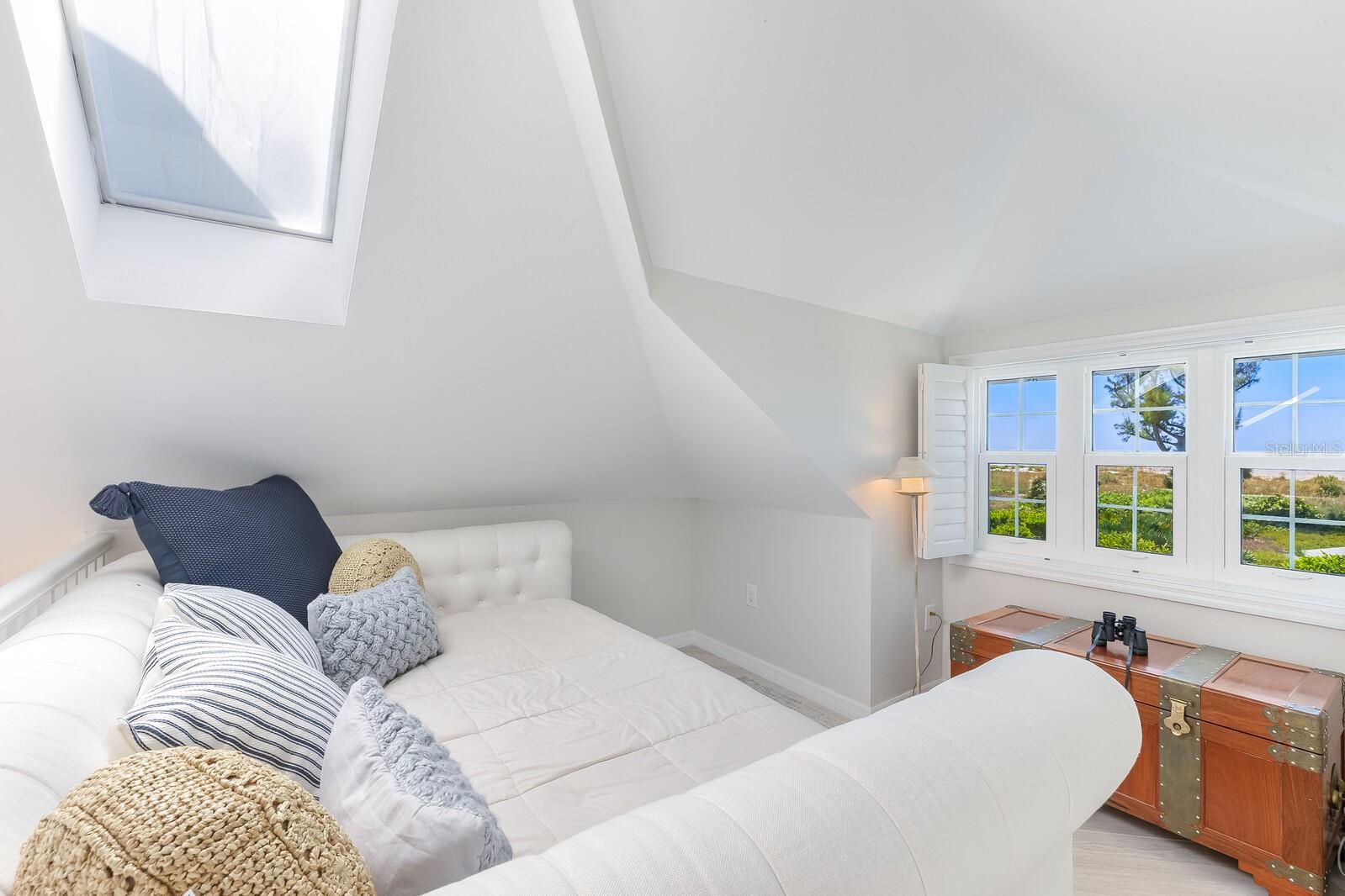 Image 26 of 72 For 22 Seawatch Drive