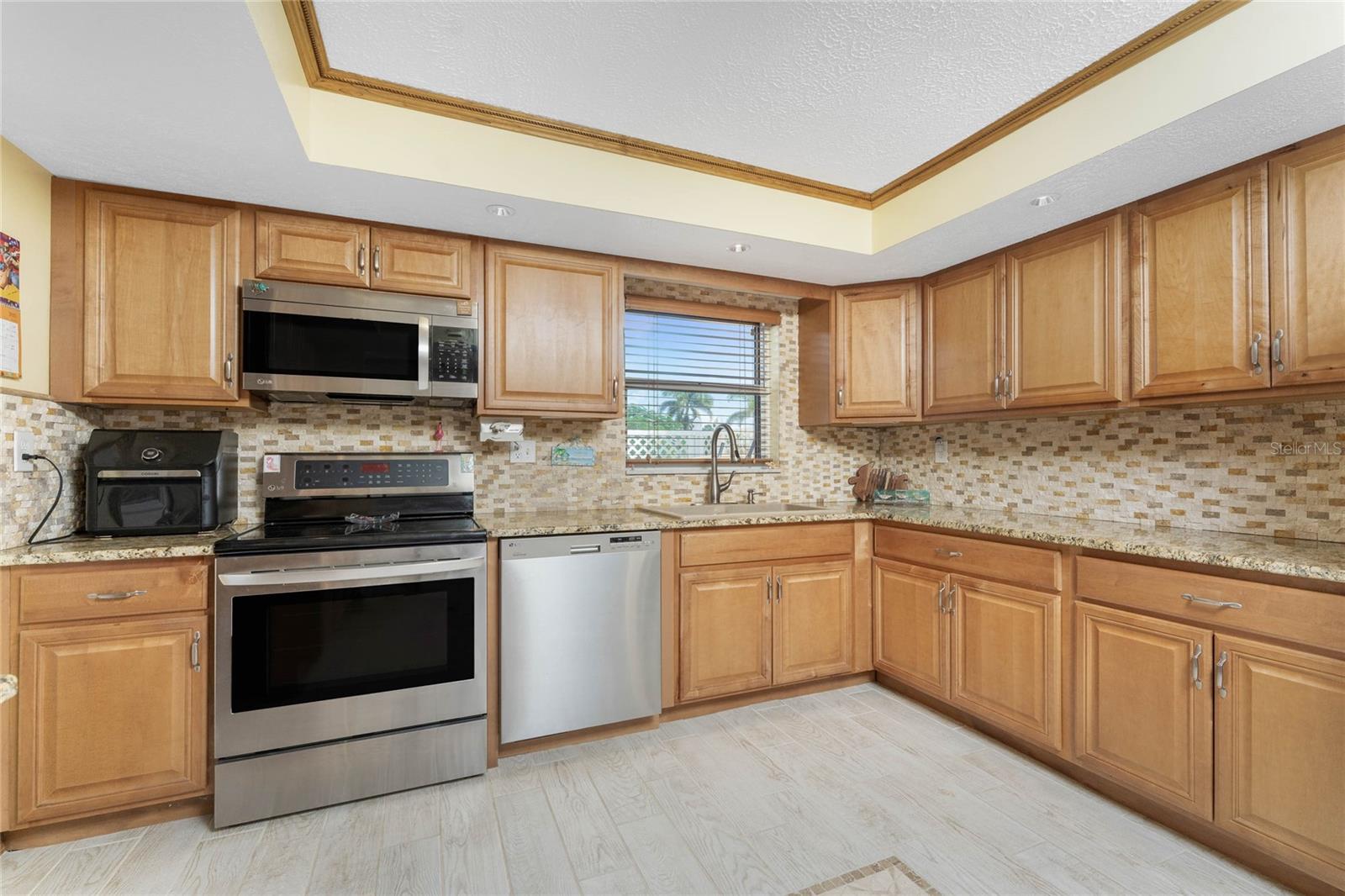 Image 14 of 78 For 3 Oakland Hills Court