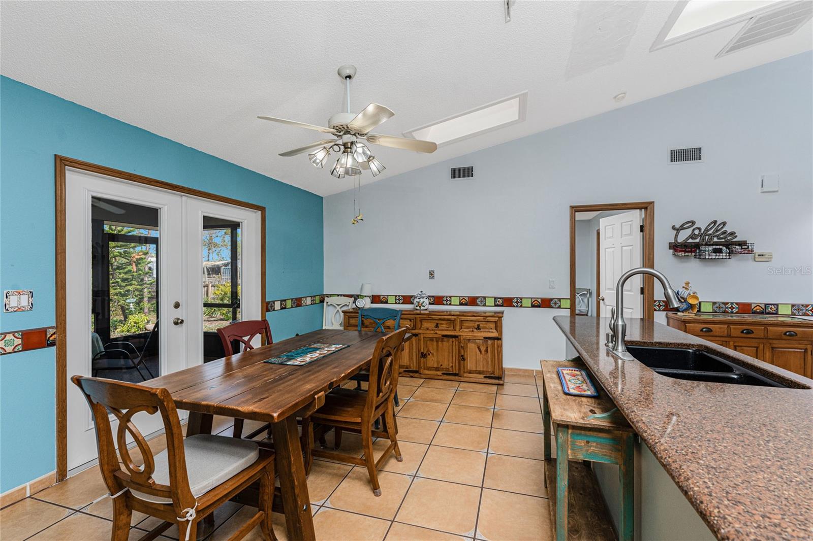 Image 17 of 61 For 660 Broadway Street