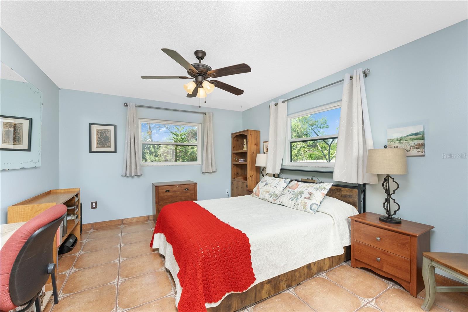 Image 21 of 61 For 660 Broadway Street