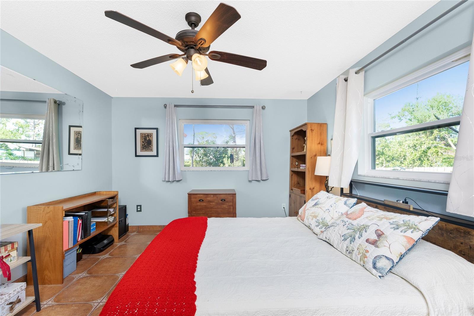 Image 22 of 61 For 660 Broadway Street