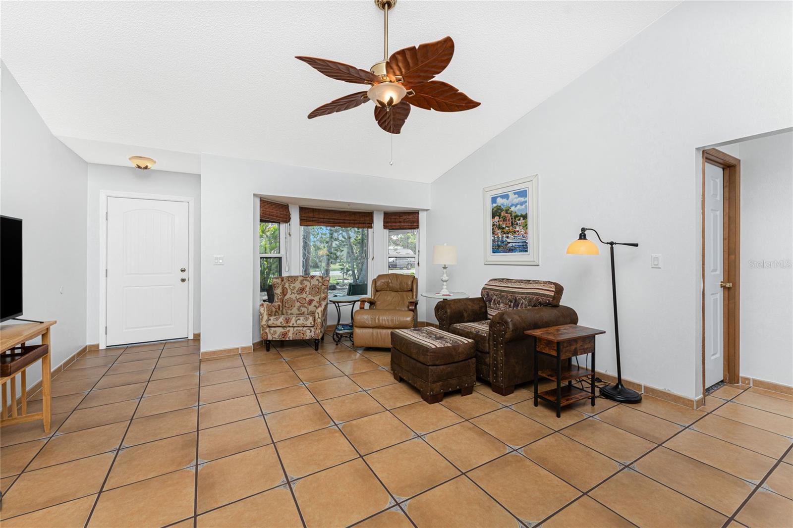 Image 9 of 61 For 660 Broadway Street