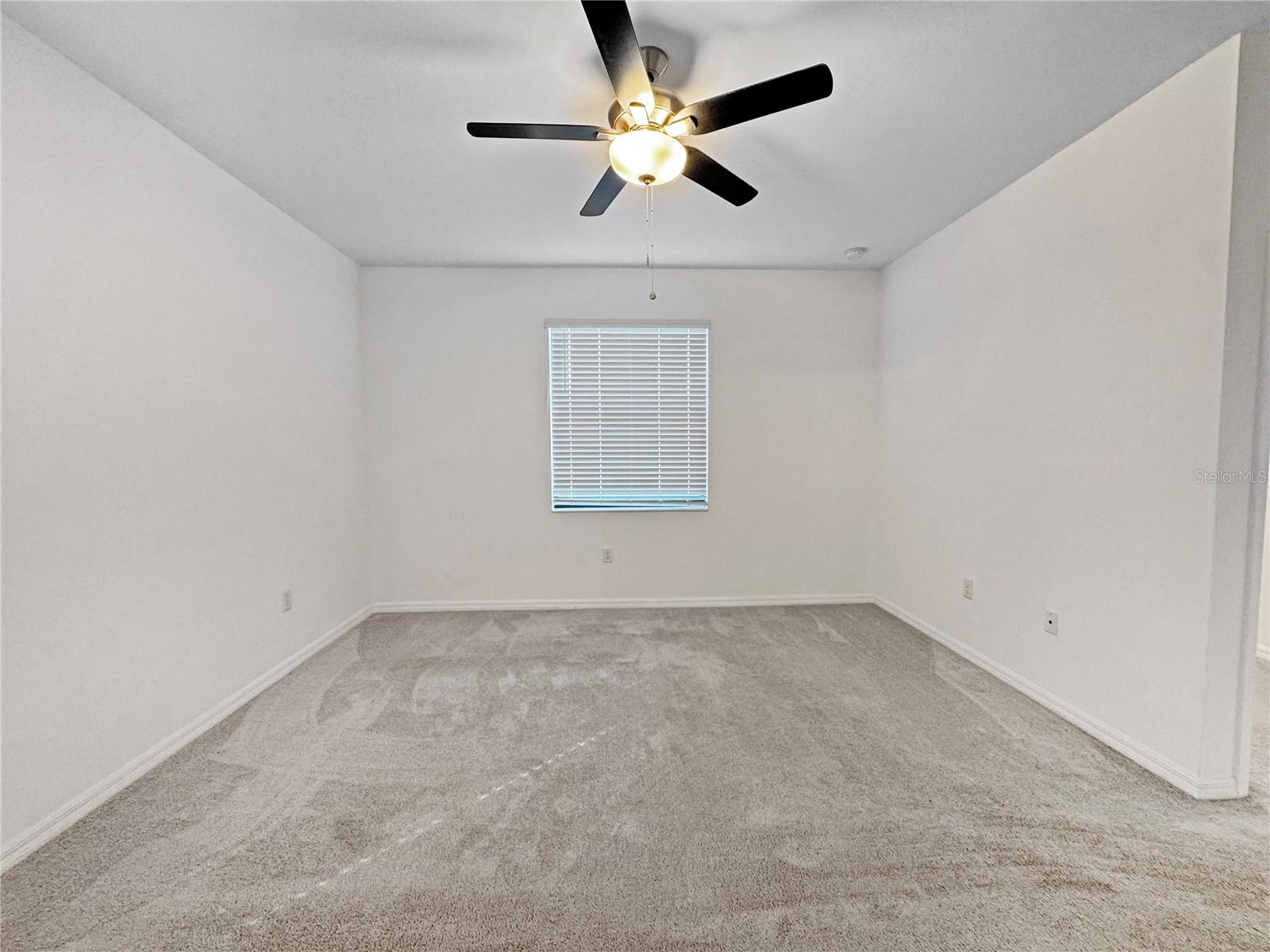 Image 11 of 32 For 15968 Honeysuckle Street