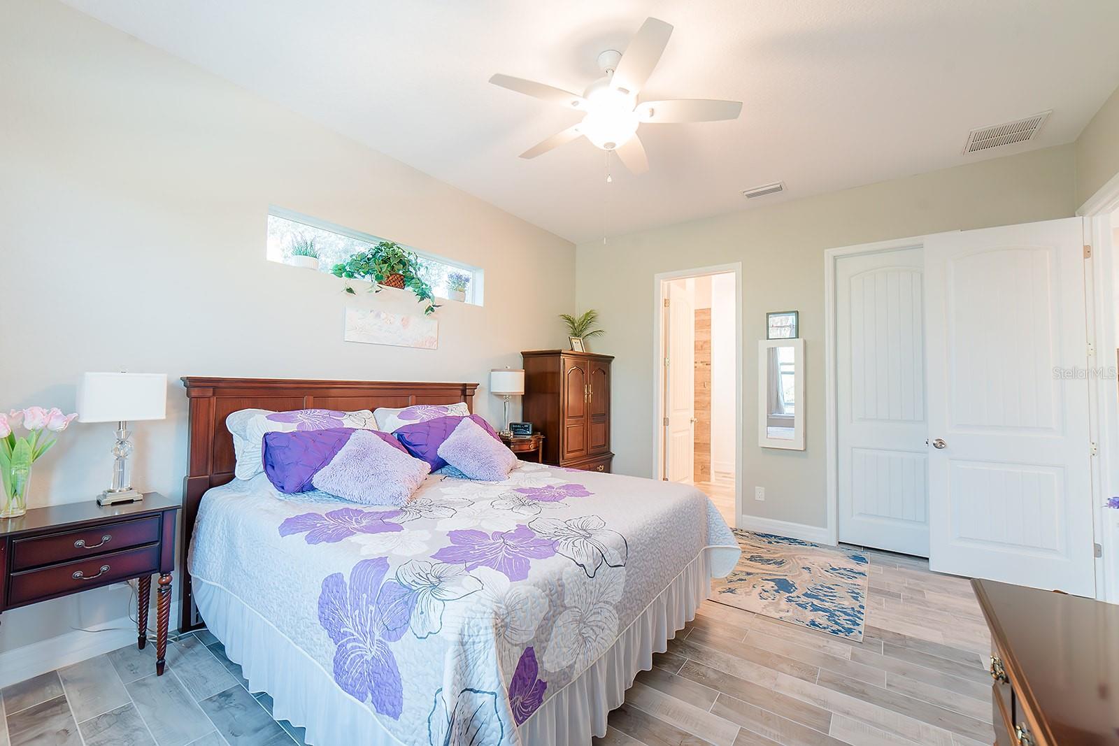 Image 24 of 51 For 122 Glades Drive