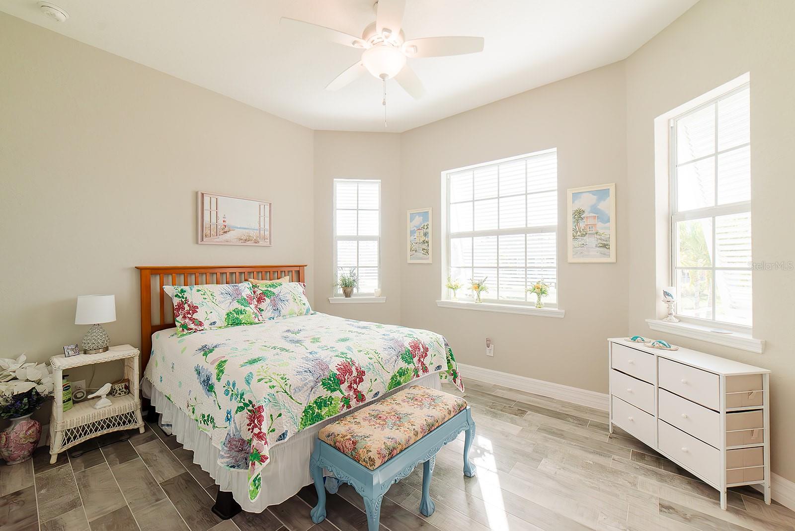 Image 28 of 51 For 122 Glades Drive