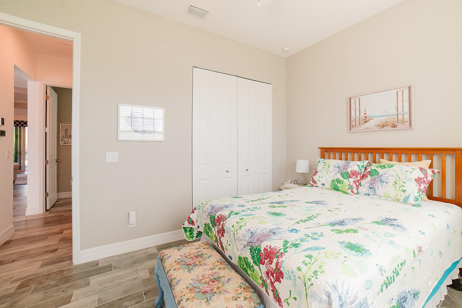 Image 29 of 51 For 122 Glades Drive