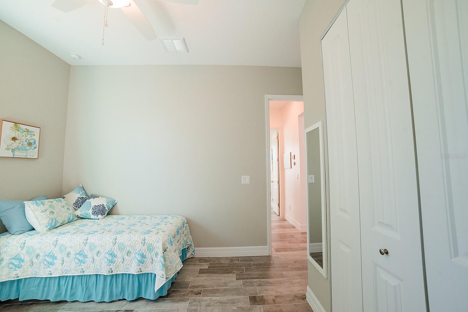 Image 33 of 51 For 122 Glades Drive