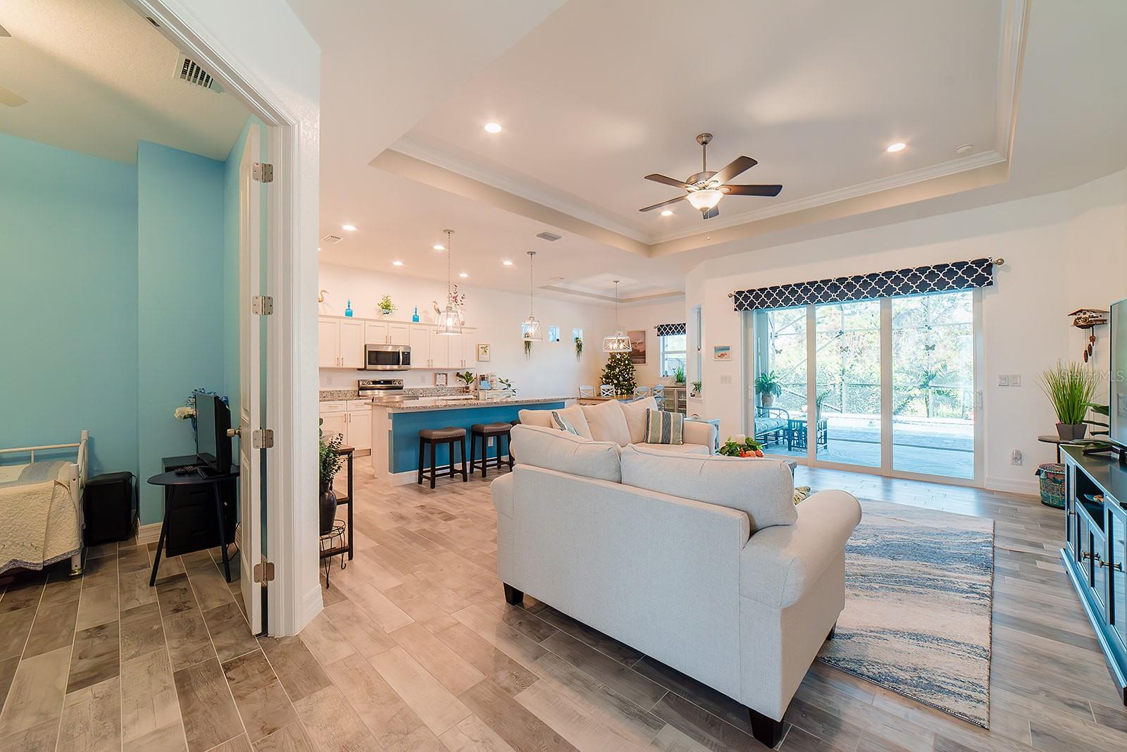 Image 7 of 51 For 122 Glades Drive