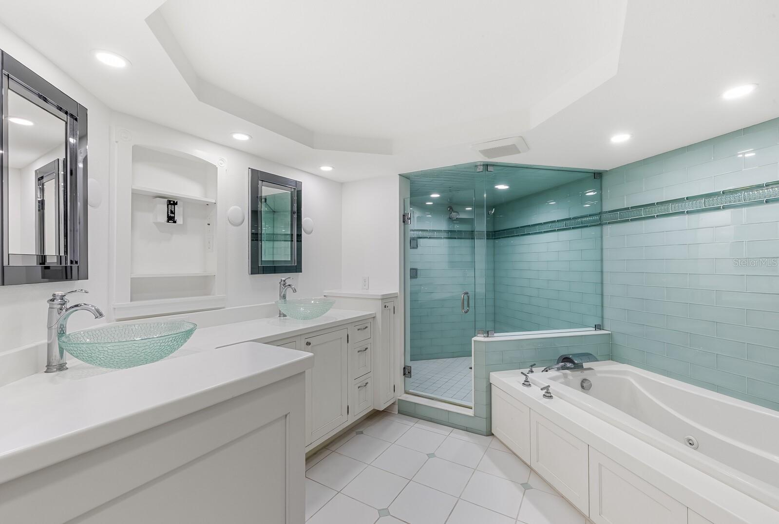 Image 13 of 38 For 5858 Gasparilla Road Mm40