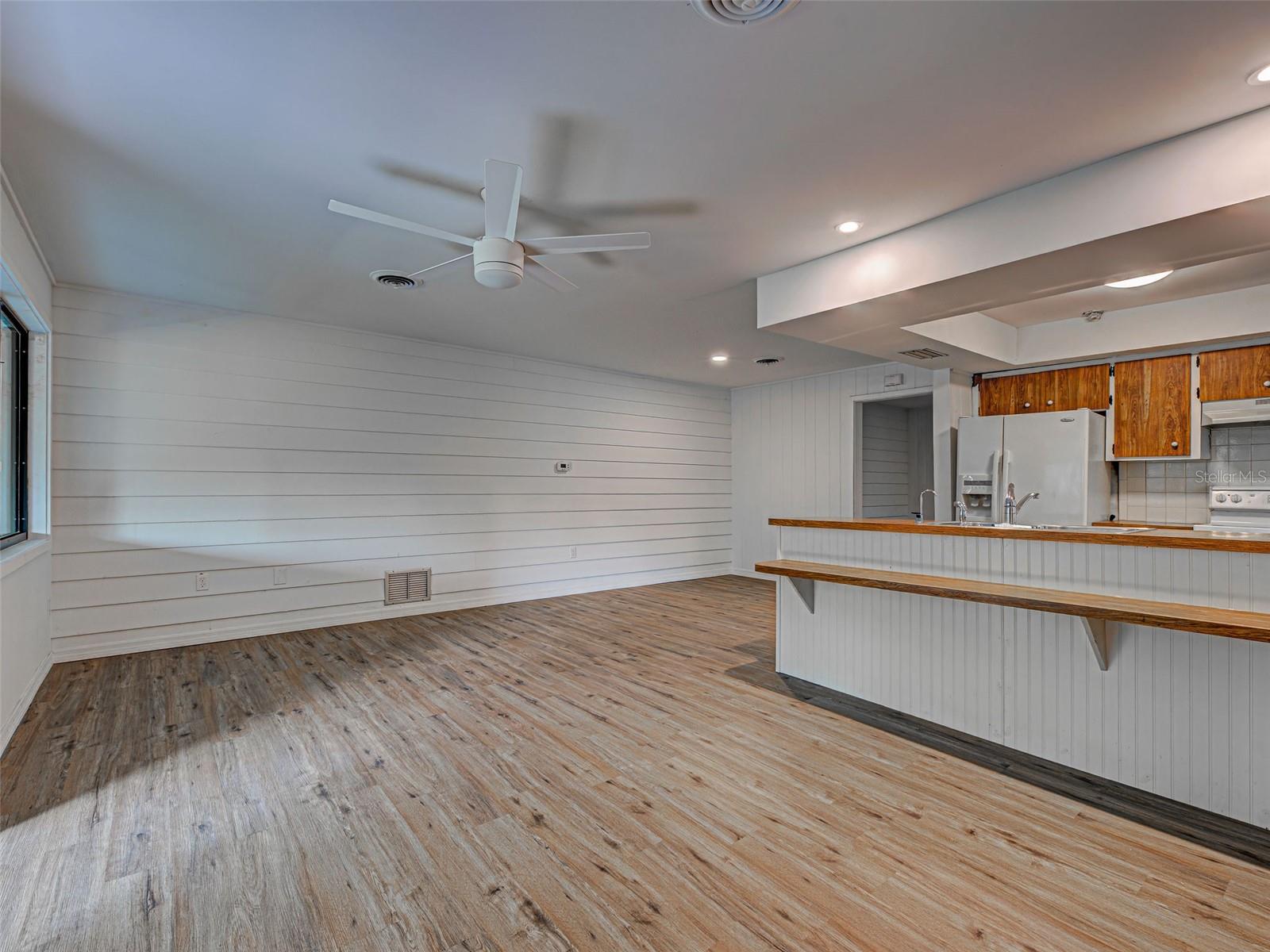 Image 13 of 51 For 425 Morrison Avenue