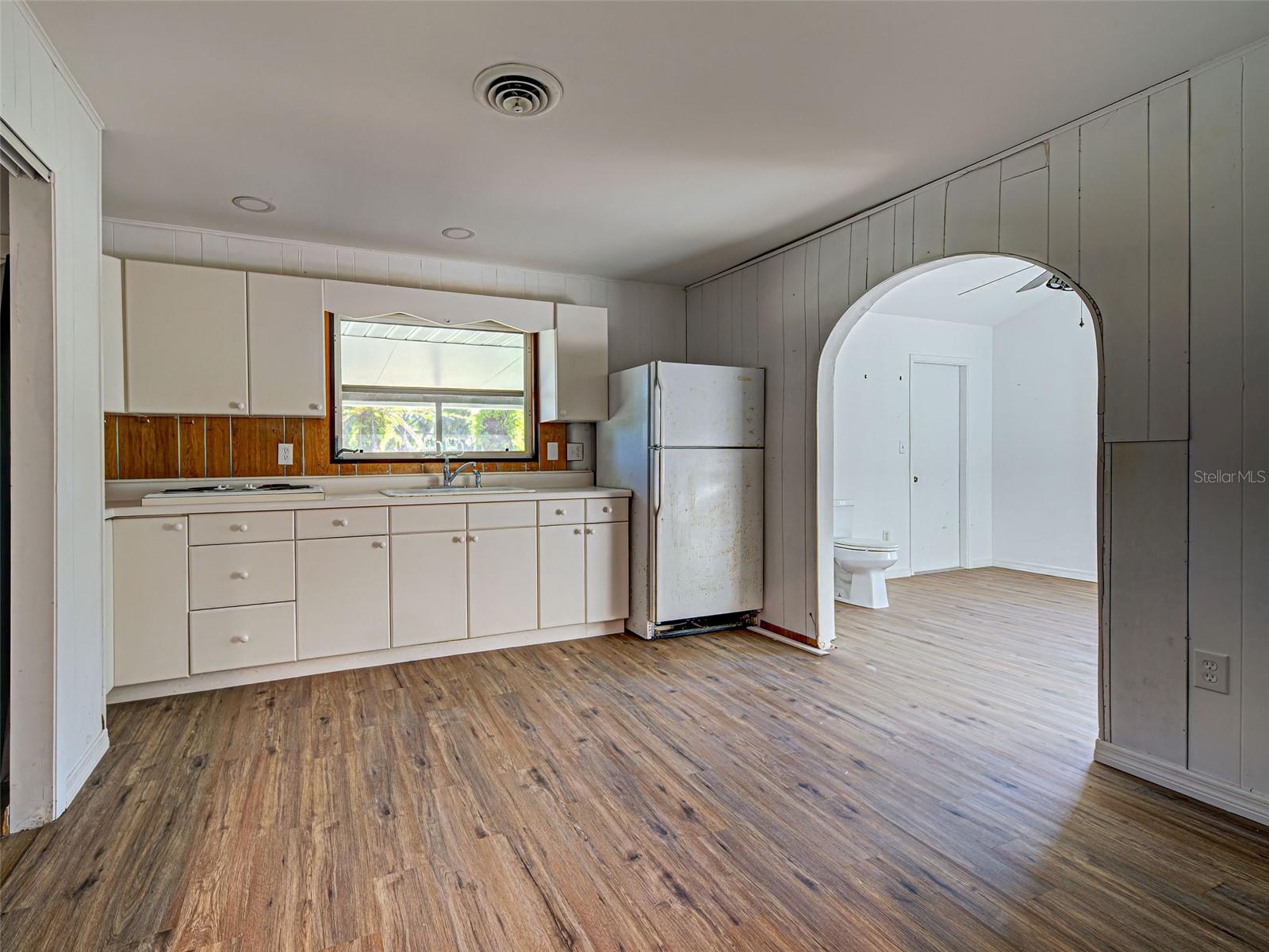 Image 18 of 51 For 425 Morrison Avenue