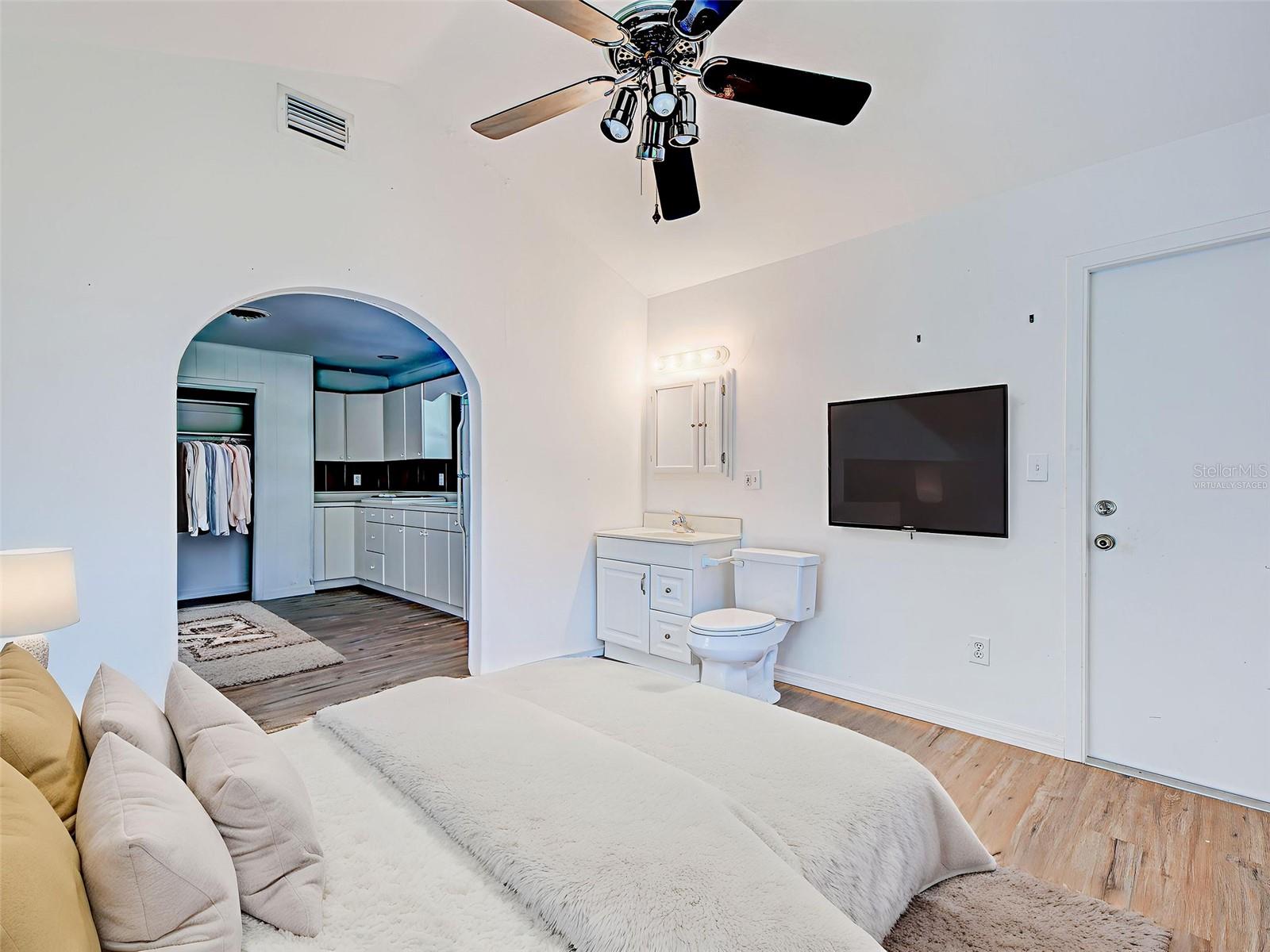 Image 22 of 51 For 425 Morrison Avenue