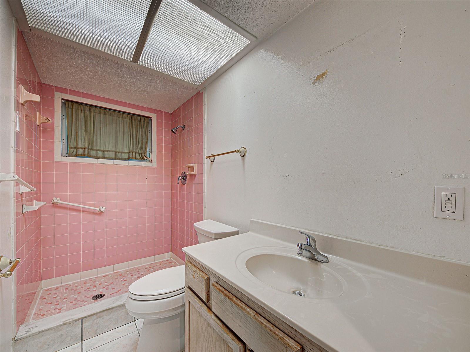 Image 32 of 51 For 425 Morrison Avenue