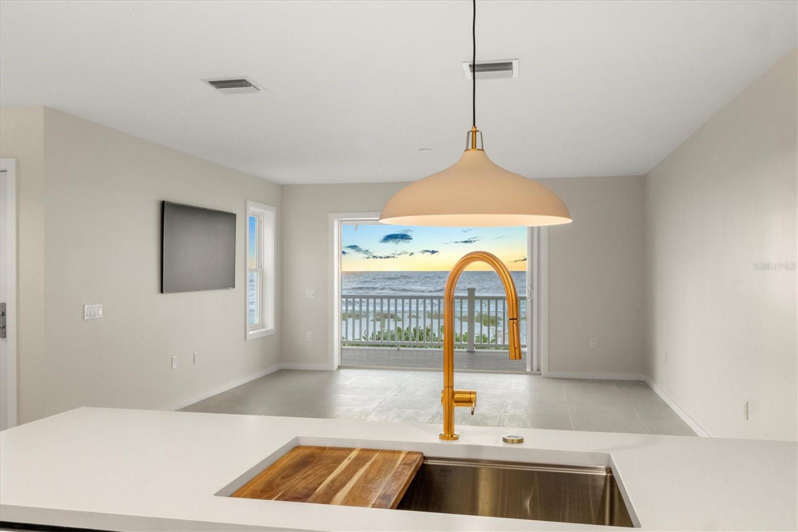 Image 22 of 49 For 290 Gulf Boulevard 18