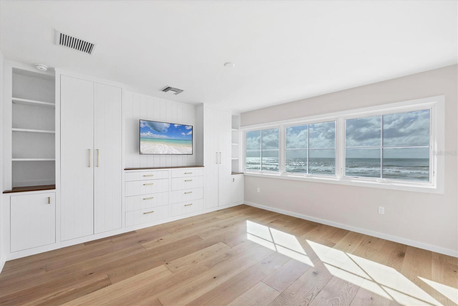 Image 28 of 49 For 290 Gulf Boulevard 18