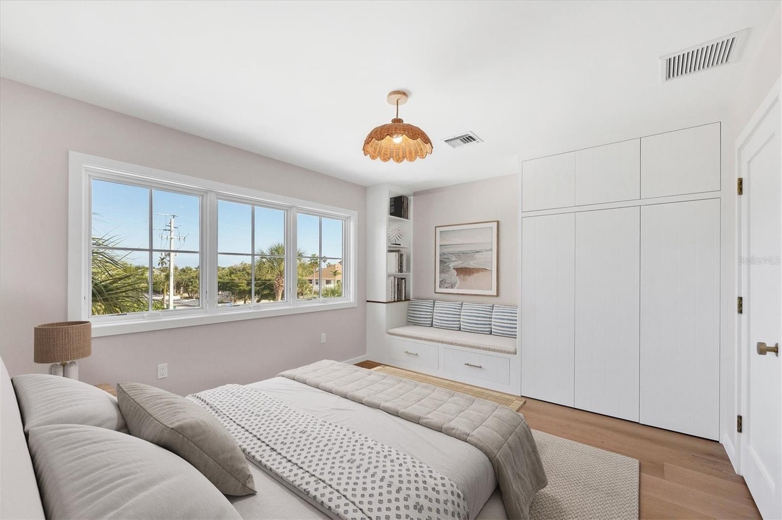 Image 33 of 49 For 290 Gulf Boulevard 18