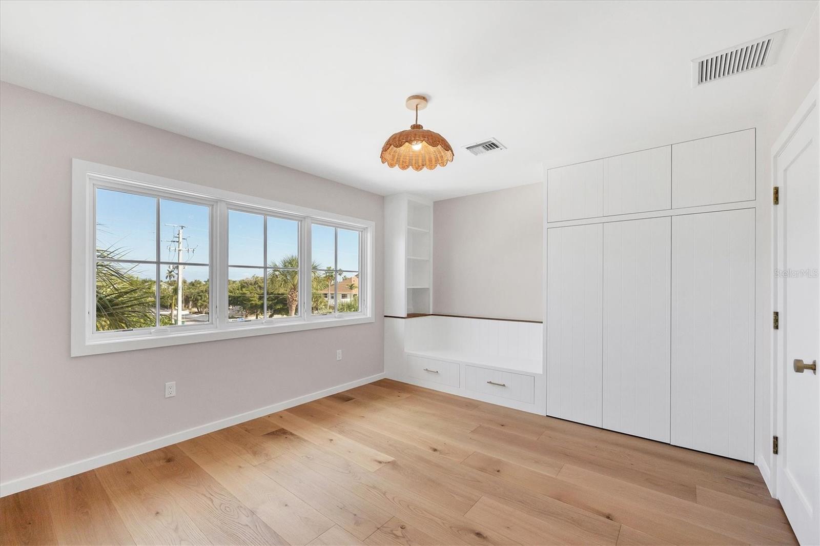 Image 34 of 49 For 290 Gulf Boulevard 18