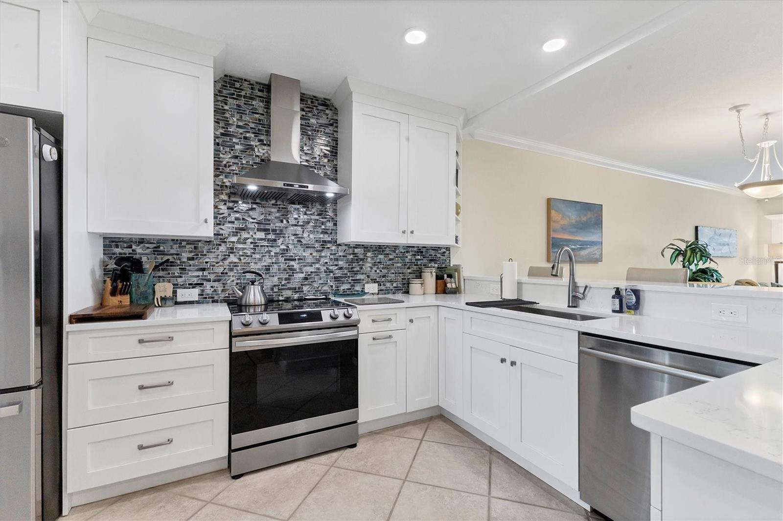 Image 13 of 48 For 11000 Placida Road 302