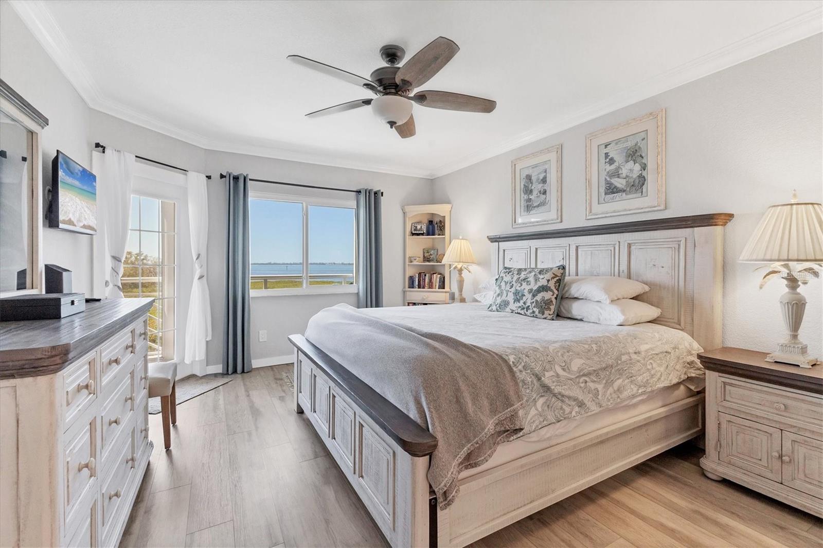 Image 18 of 48 For 11000 Placida Road 302